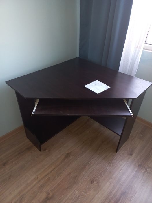 Продавам Бюро ъглово.