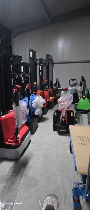 Transpalet electric cu catarg, Manipulare paleti 1.5 t, Pret avantajos