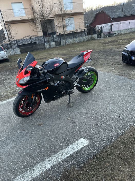 Aprilia rsv4 1000