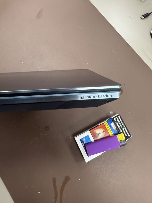 Продовам лаптоп ASUS UX581G Notebook PC