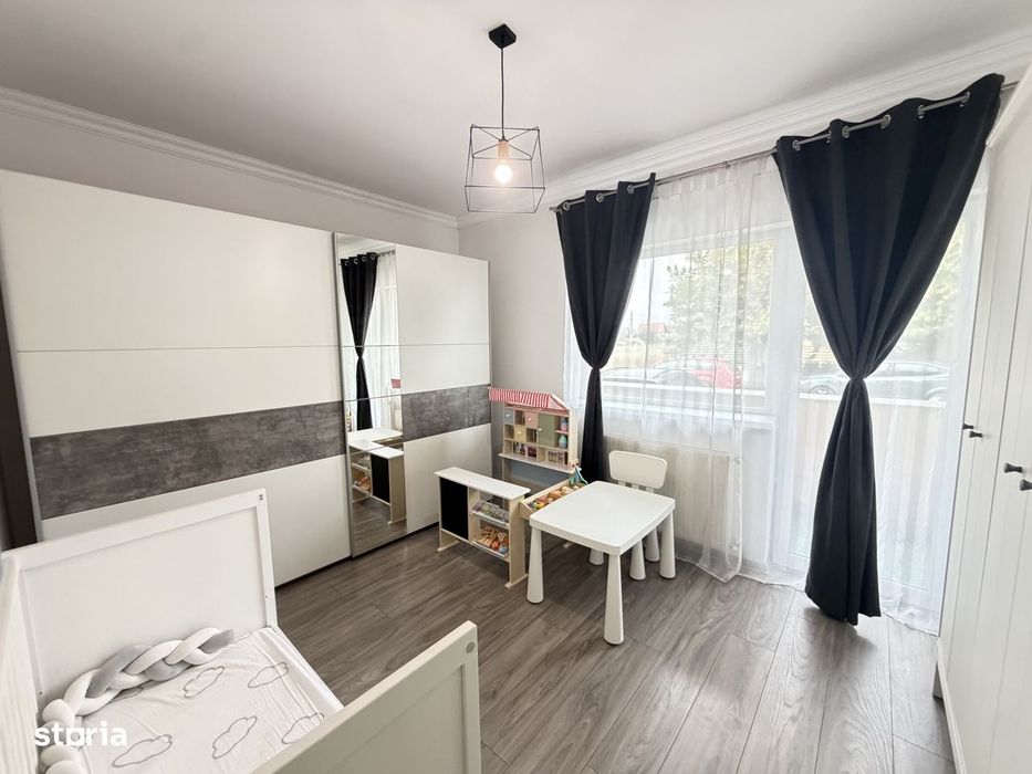 Apartament 3 camere, parter, balcon