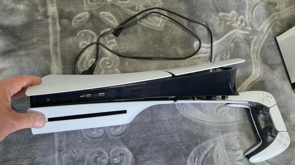 Vand joc ps5  playstation 5 1TB