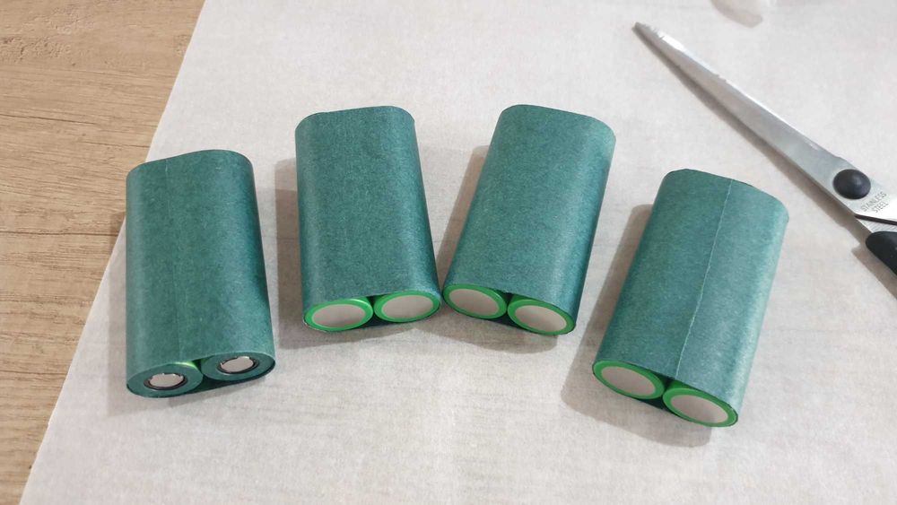 Realizez acumulatori li ion, repar scule, electronice.