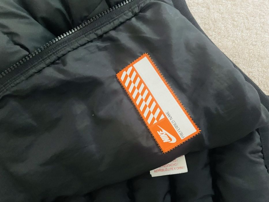 Юнишеско яке NIKE - L  - като ново - 20e