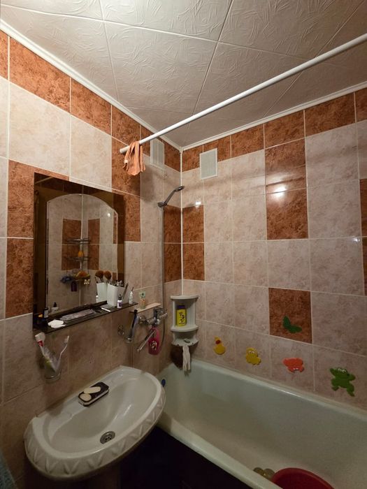 Продам 2 ком квартиру район Гор Парка