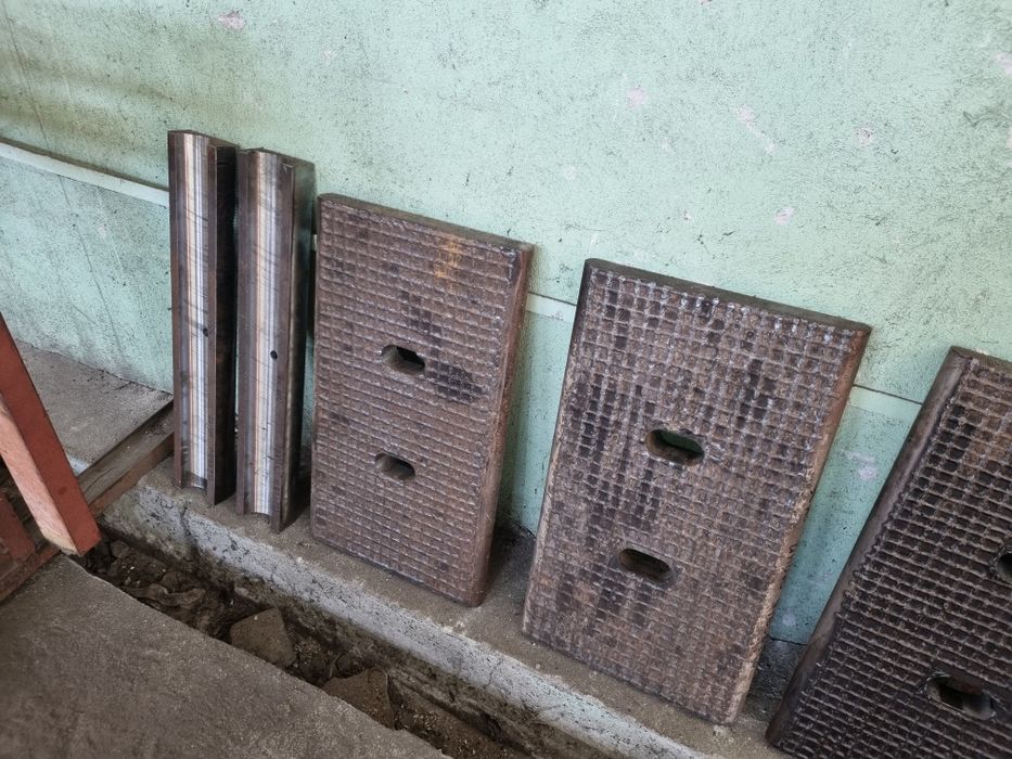 Части за трошачка ОМ35 / Петвои лагер / Разпорна плоча / Клин