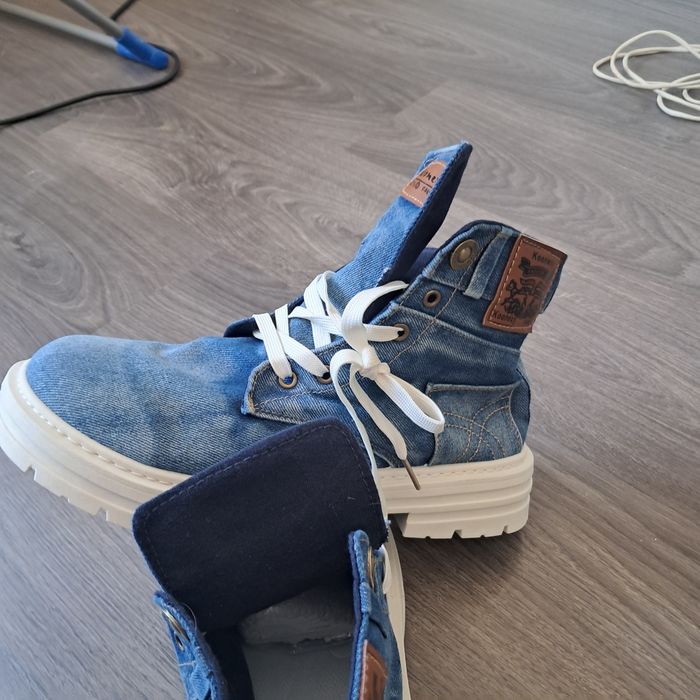 Спортивная обувь