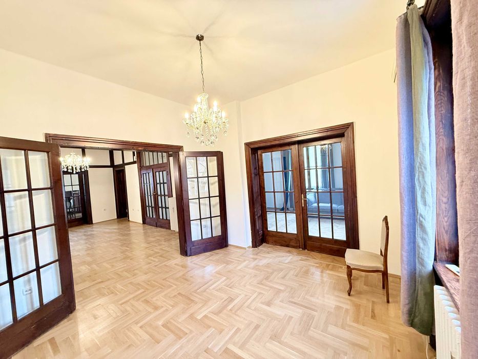 Дава се под наем Многостаен апартамент в София, Докторски паметник - 226 кв.м за 2792.76 € - Снимка #5