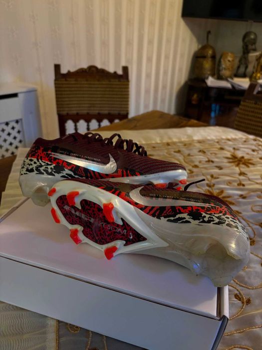 Ghete de fotbal marime 40 Mercurial
