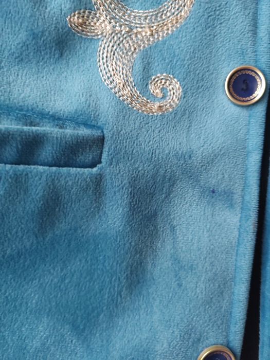 Продам жилетку на мальчика