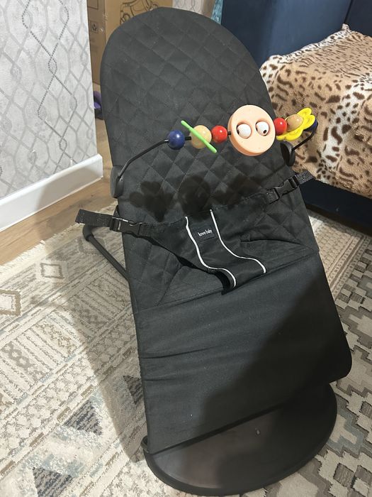 Продам шезлонг черный серый