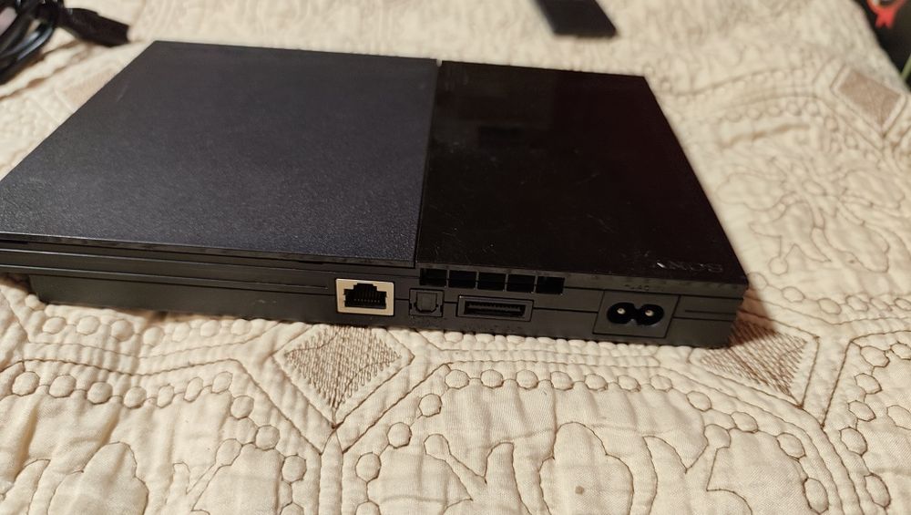 Playstation 2 cu 4 jocuri