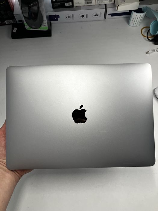 Macbook Pro M1 8/256Gb