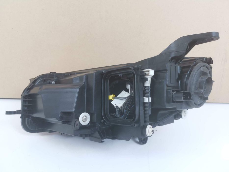 Фар Дясна Мулти-Лъч Лед Мерцедес-Бенц ГЛЕ-Клас / Mercedes-Benz GLE-Cla