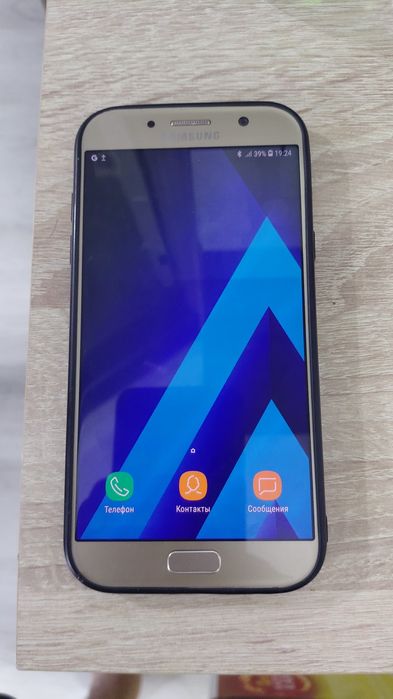 Samsung.      A7