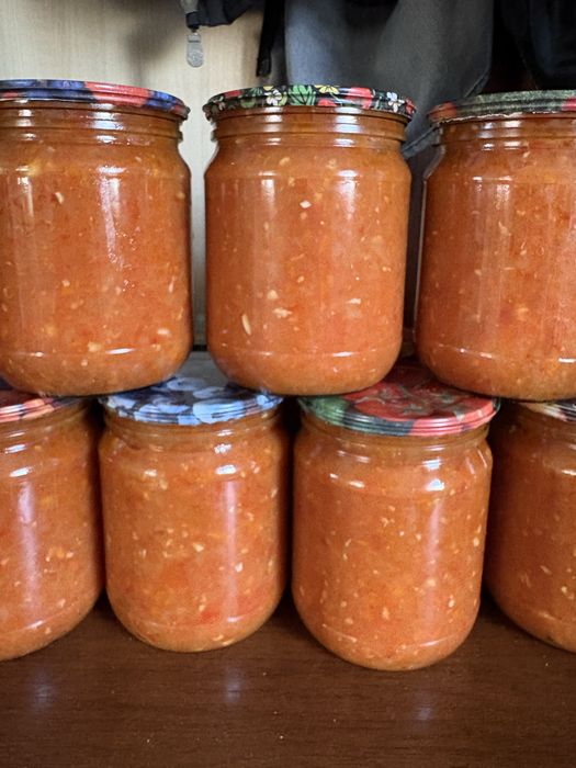 Аджика вкусная заксусочка на стол, баночки 0,5 и 0,7