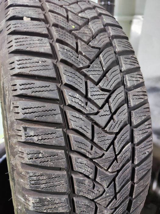 4 бр зимни 195/55/16 Dunlop