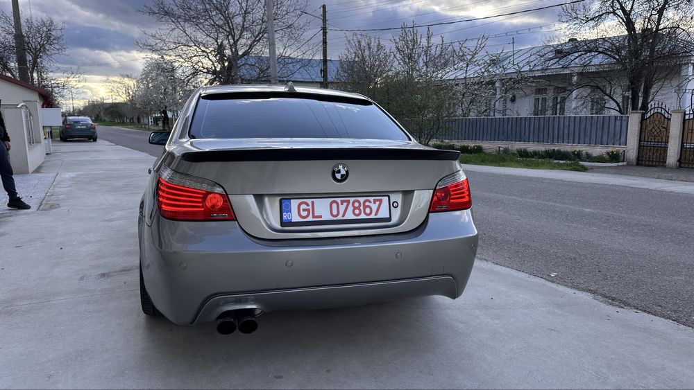 Vand/Variante  BMW E60 530i MPachet Benzina 272cp aspirat Recent adusa din Germania