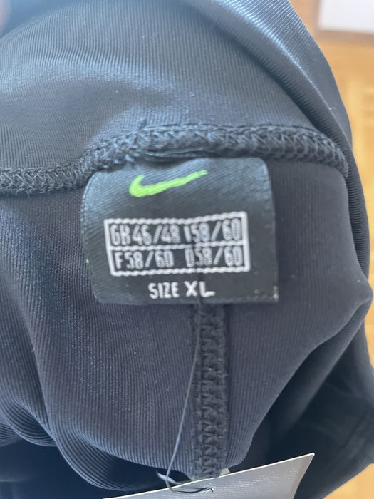 Клин NIKE M-L /Чисто нов/