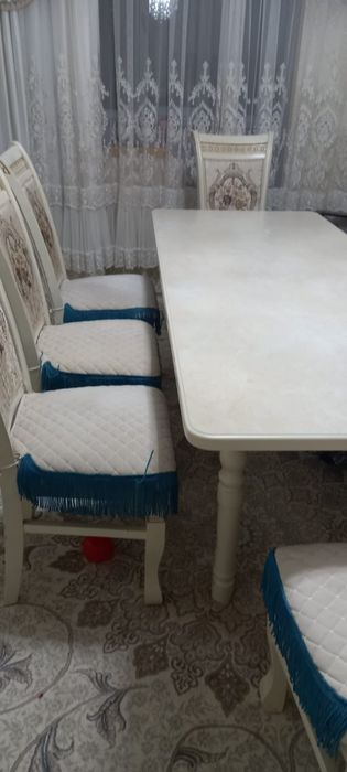 Продается стол и стулья