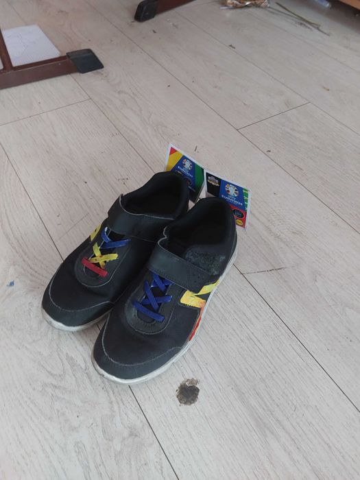 Adidași echipa națională a româniei, artă modernă