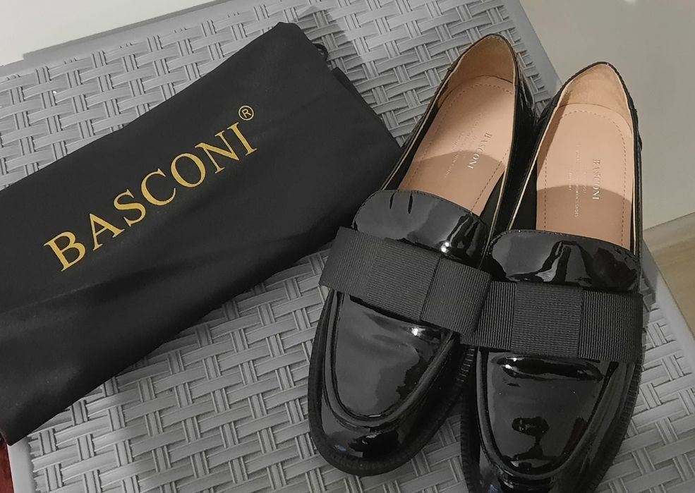 Продам балетки баскони 35 размер