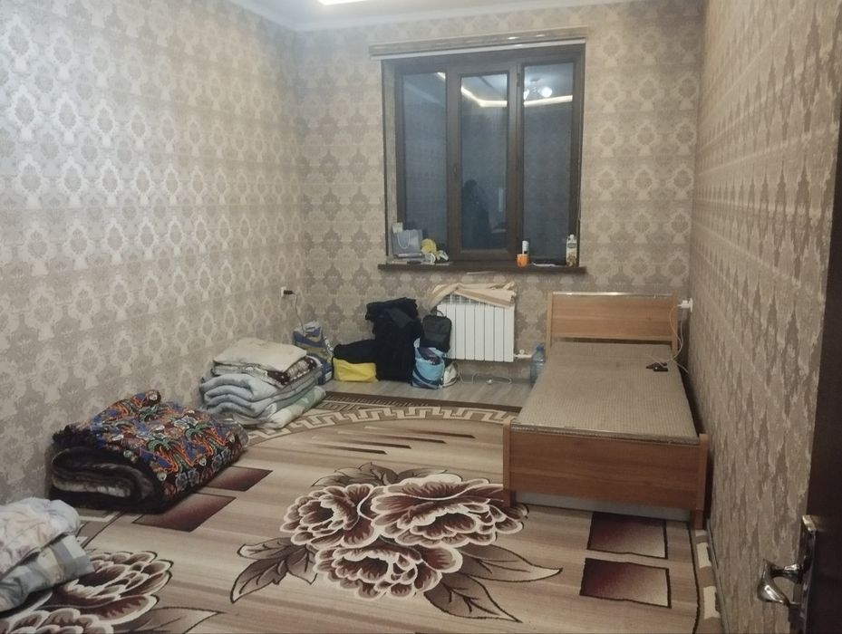 Sheriklikka bitta o'g'il  bola kerak. Har bir xonada 4 tadan bola tura