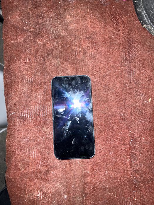 продам бушный iphone 13
