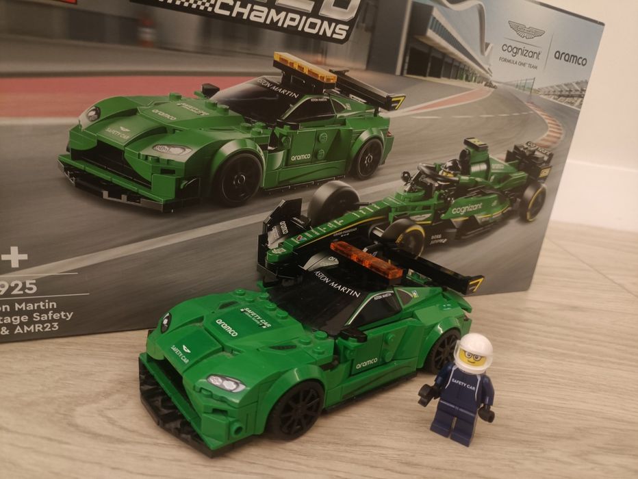 Lego F1 Cognizant Aramco