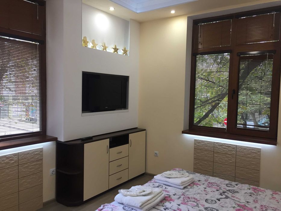 Дава се под наем Двустаен апартамент в Варна, Център - 45 кв.м за 459 € - Снимка #1