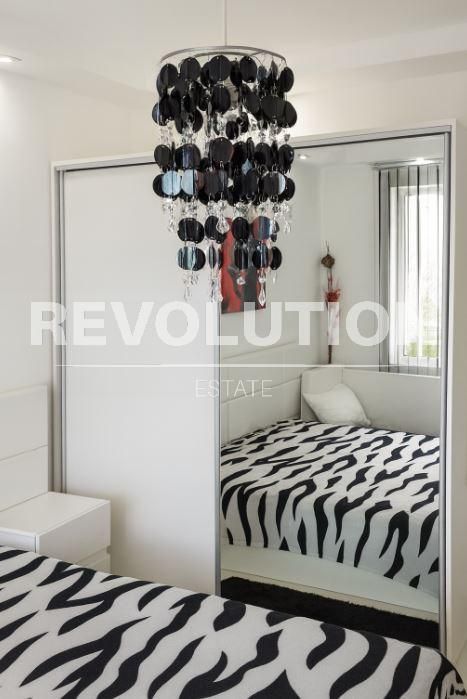 Дава се под наем Двустаен апартамент в Варна, Колхозен пазар - 60 кв.м за 500 € - Снимка #3