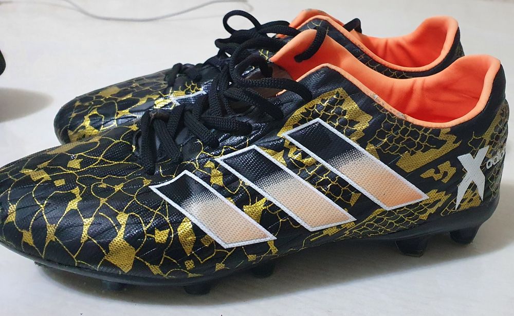 Бутсы для мальчиков оригинальные  в отличном состоянии