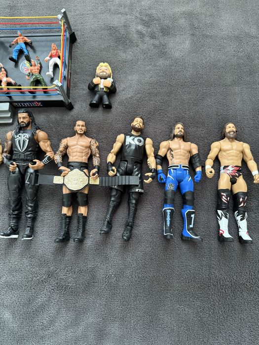 WWE фигурки и маски