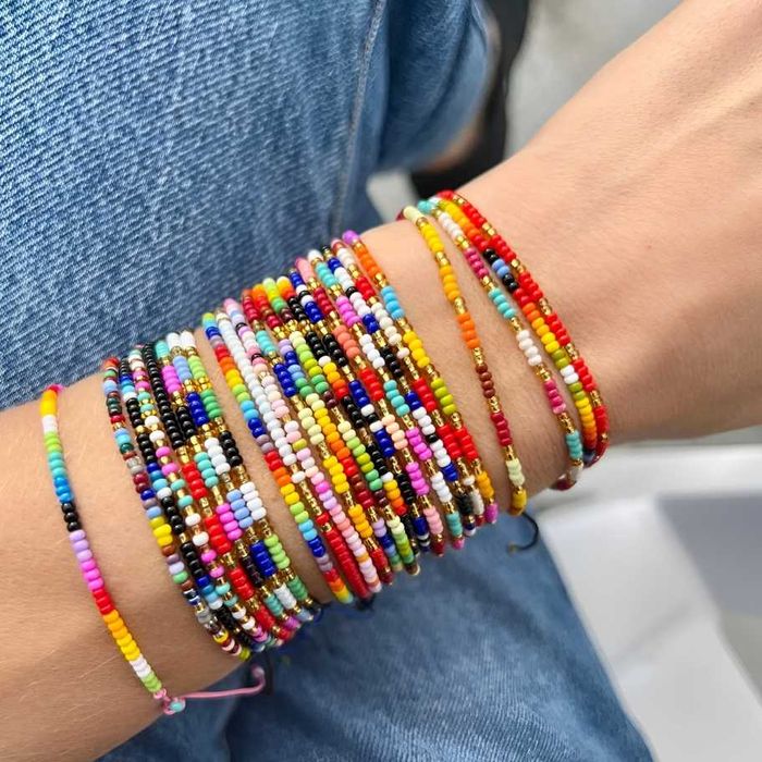 Лека и ярка цветна гривна от seed beads – перфектен аксесоар 16 модела