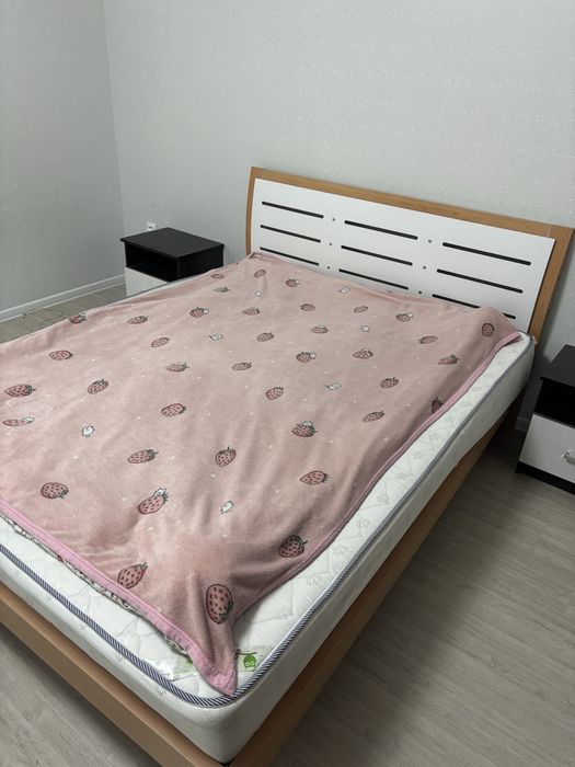 Двухспальная кровать