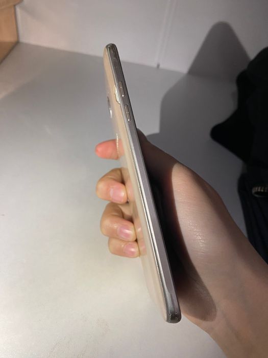 SAMSUNG телефон .