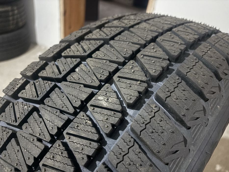 2 бр. Зимни гуми Bridgestone 235/ 55/ 19 DOT 2424