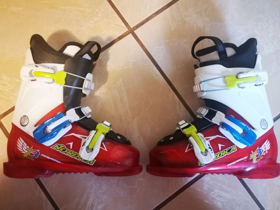 Комплект детски карвинг ски Atomic с обувки Nordica
