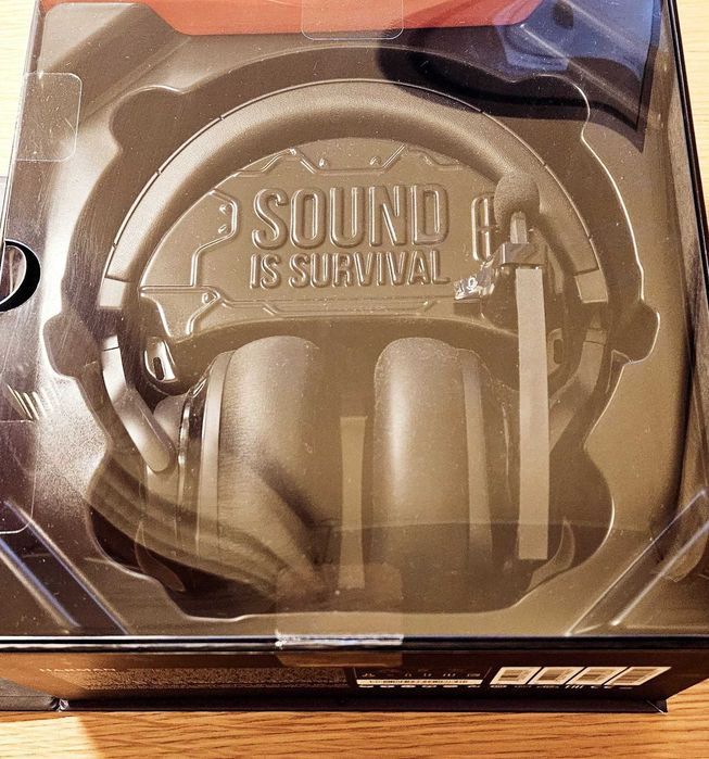 Vand casti wireless JBL Quantum 600