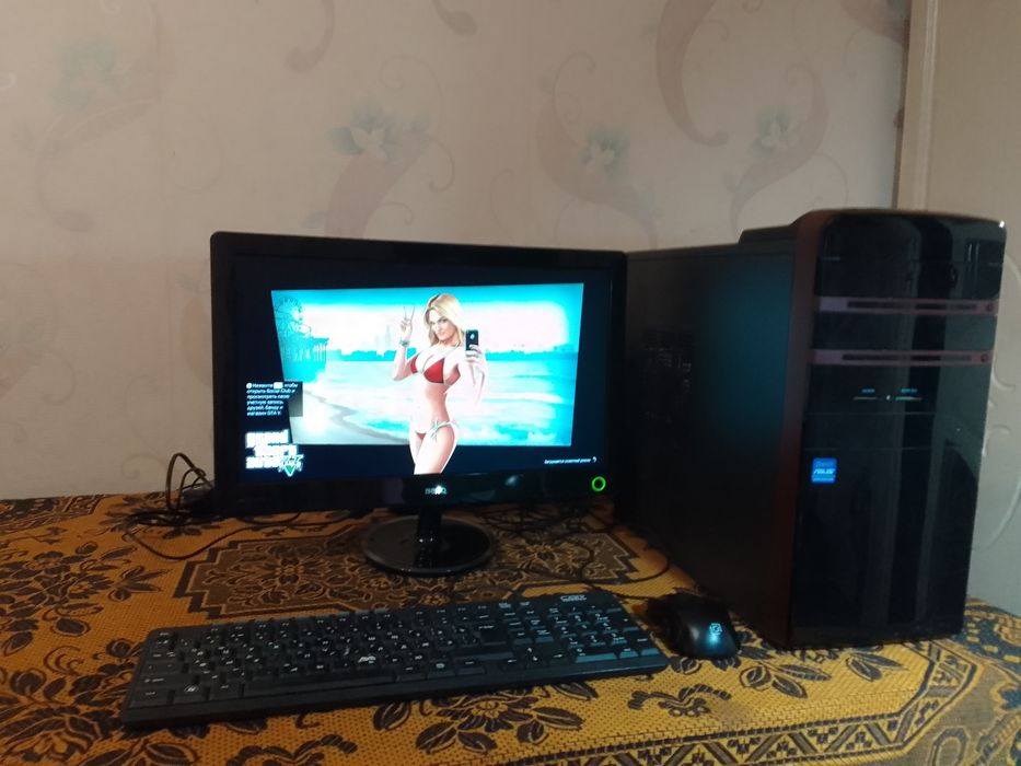 Компьютер в комплекте.