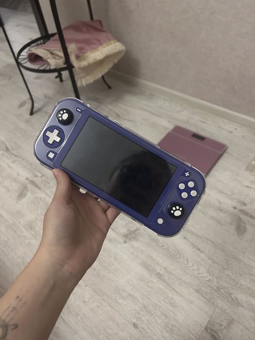Nintendo Switch Lite новая, с прошивкой