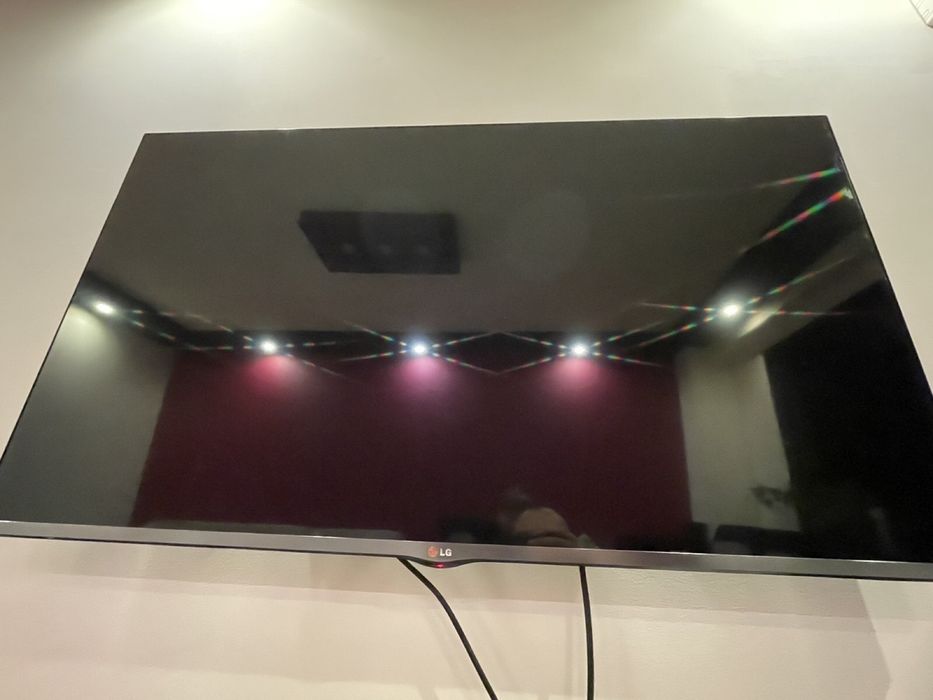 Телевизор LG 47 инча