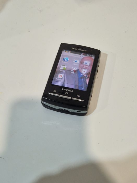 Super telefon Sony Ericsson cu tastatura laterala. Pret / bucata.