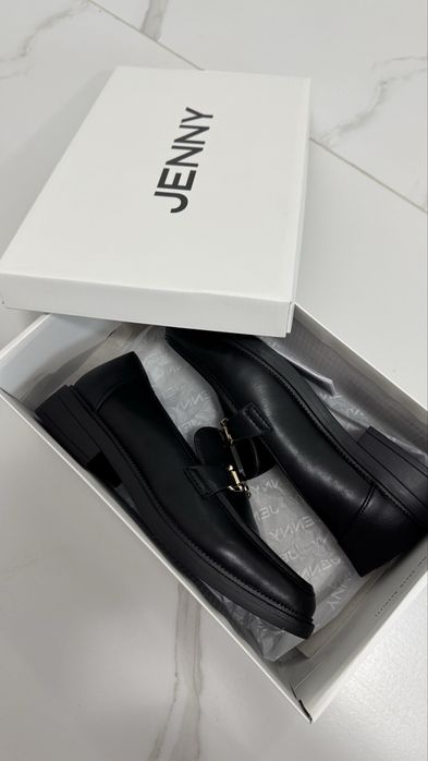 Mocasini Jenny cu accesoriu auriu