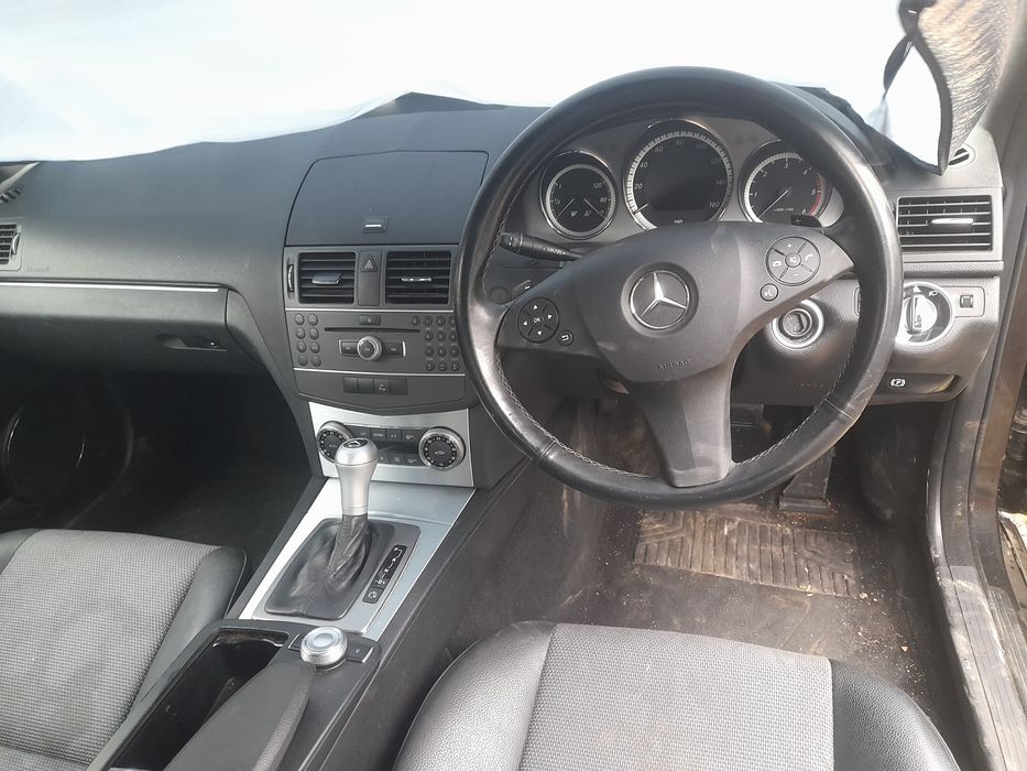 Vand Mercedes C 220 / W 204 pentru piese an 2011