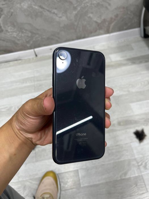 Ayfon xr sotiladi