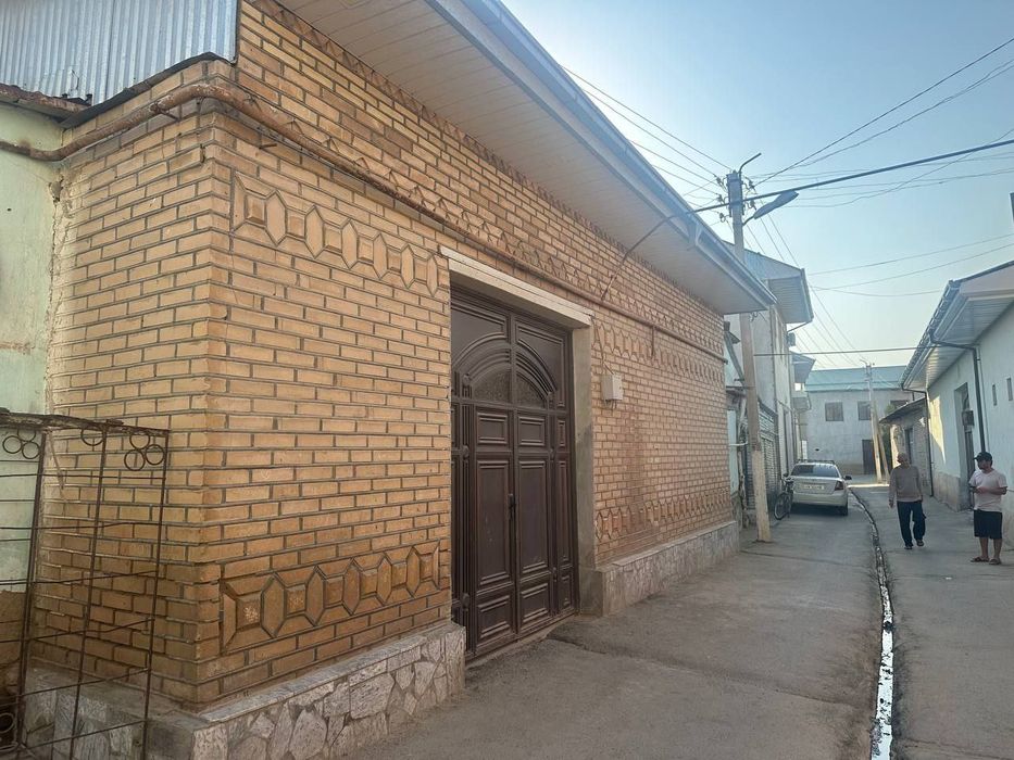 Ховли сотилади 3 хонали