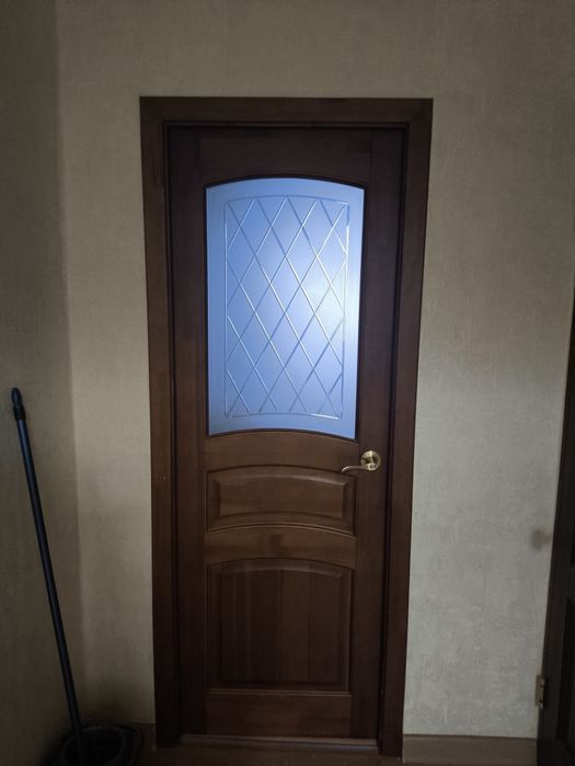 Продам межкомнатные двери