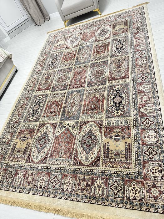 Ковер шелковый