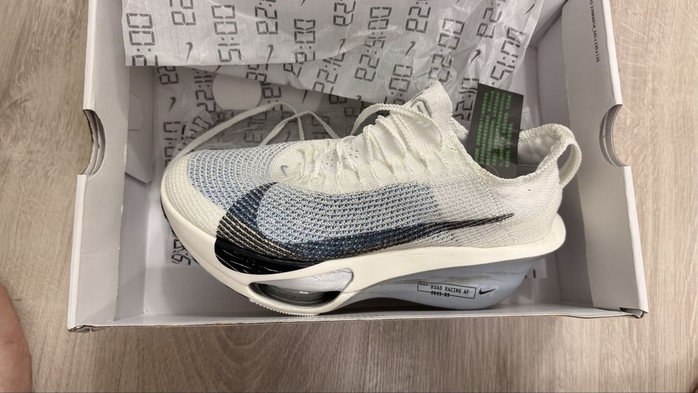 Продаю кроссовки  Nike Air Zoom Alphafly Next%